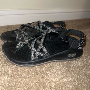 Size 7 women’s Chacos!